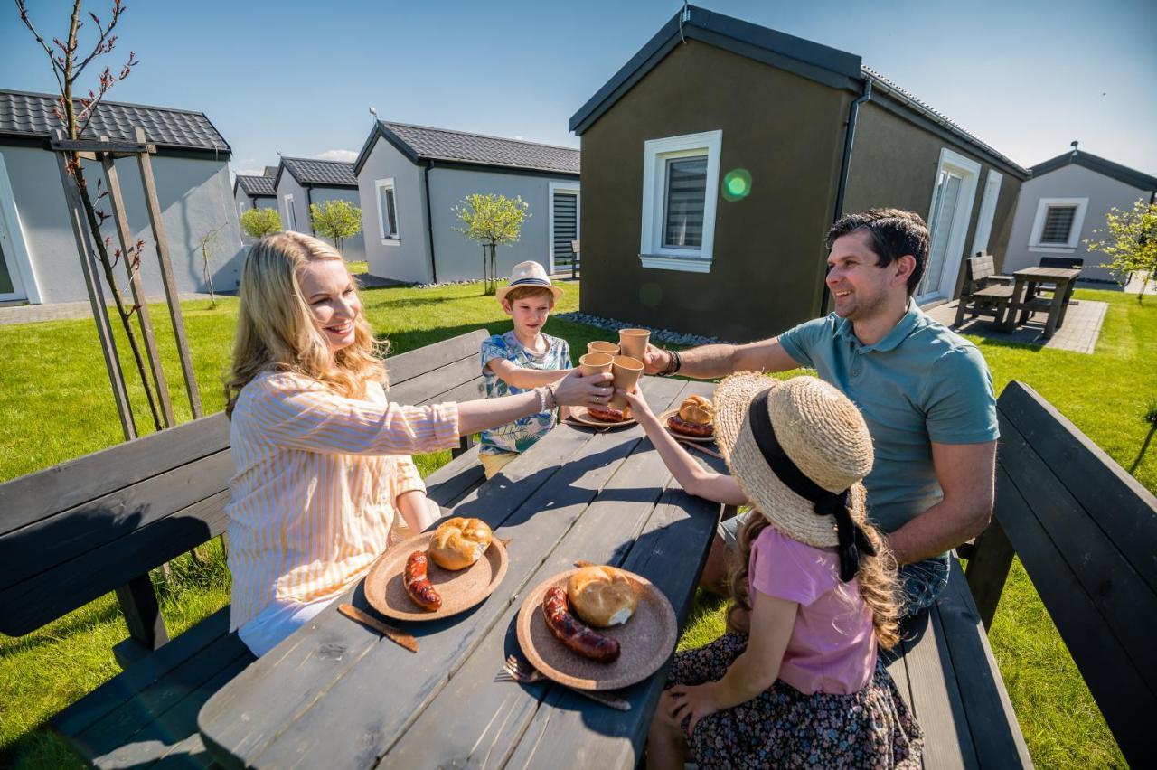 Scandi Village Zator Eksteriør bilde
