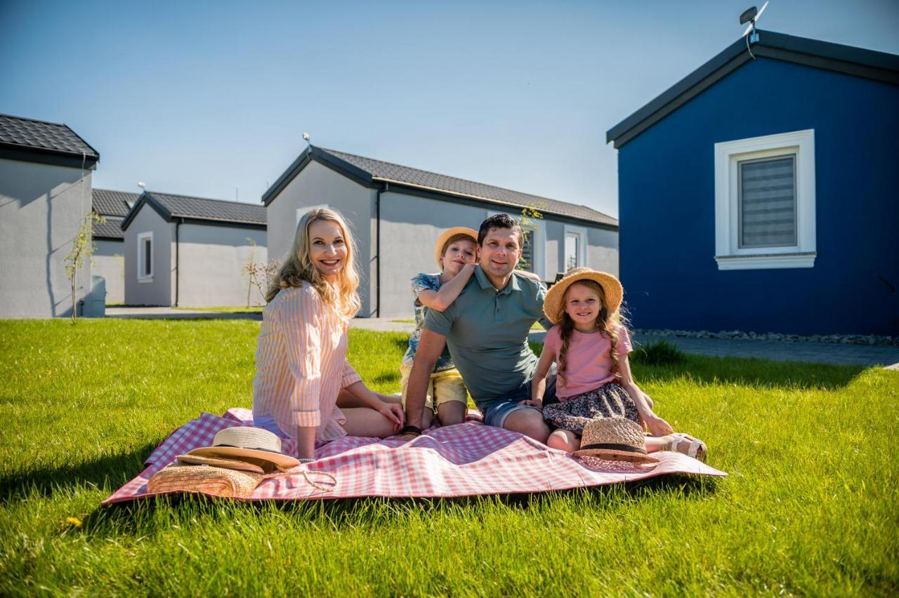Scandi Village Zator Eksteriør bilde